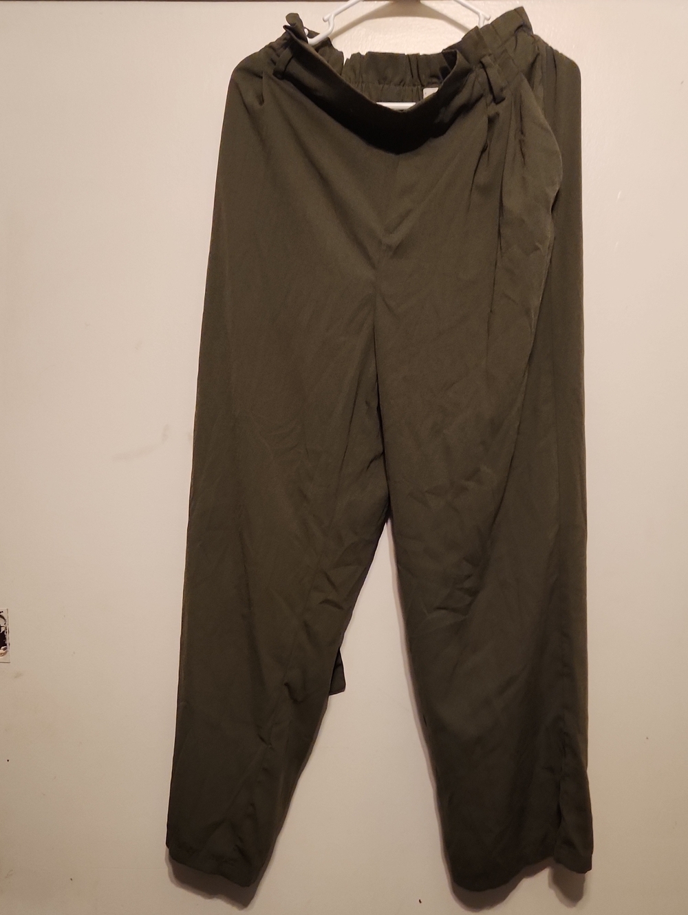 Woen's Olive Green Relaxed Fit Pants